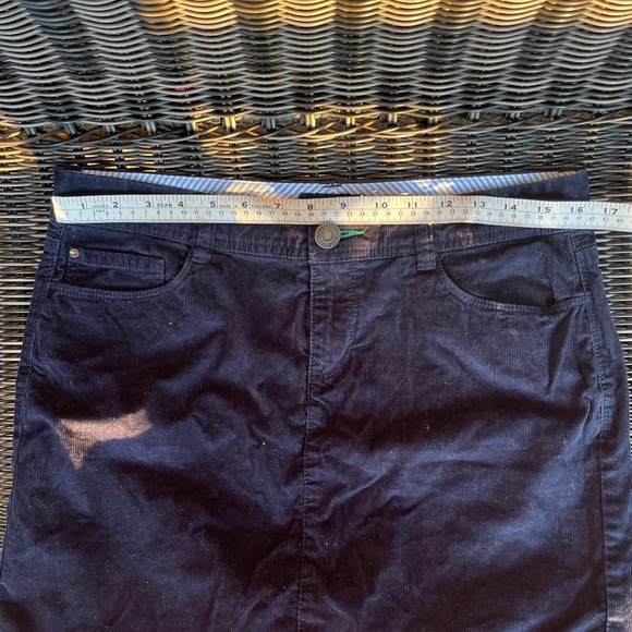 Tommy Hilfiger Corduroy Skirt | Navy, Size 6 - Picture 6 of 8